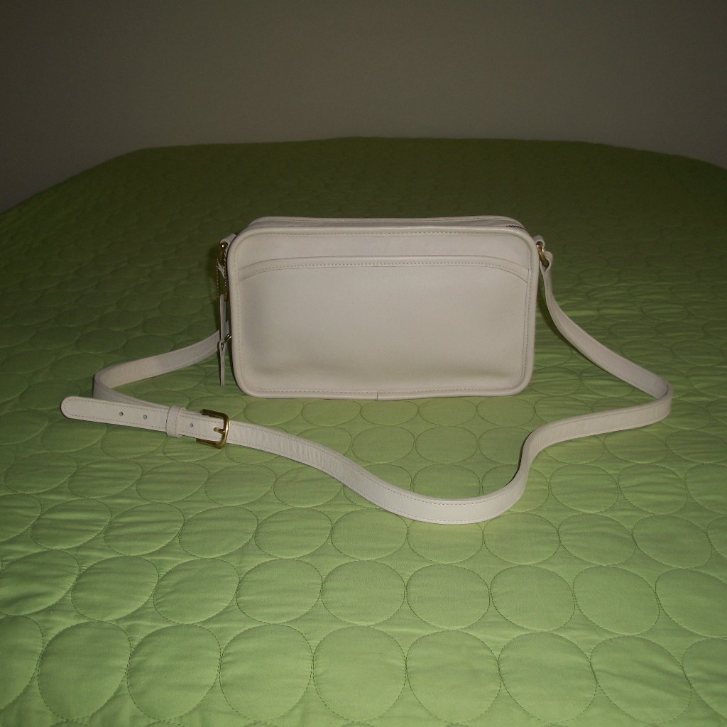 Vintage Coach Swingpack 9974 Ivory Leather Crossbody Bag